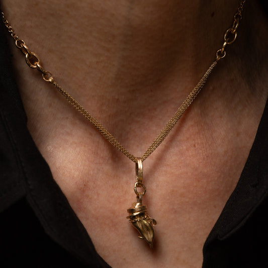 The Golden Hand with Diamond Bracelet
